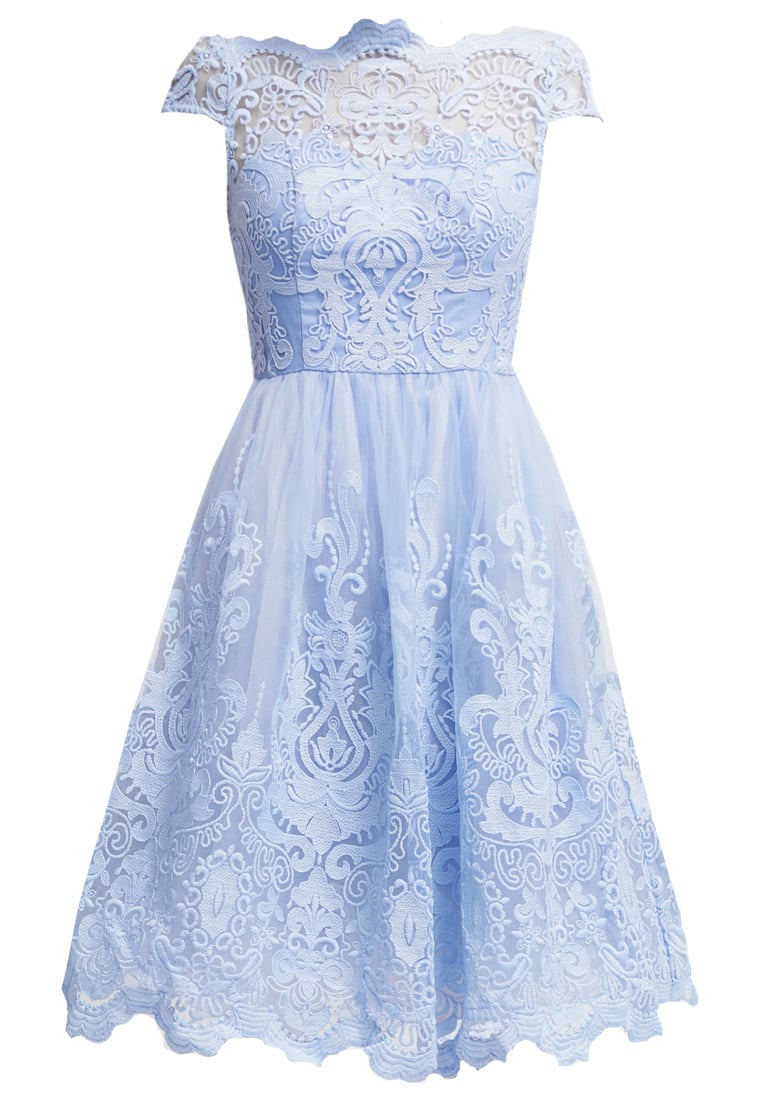 błękitna koronkowa sukienka