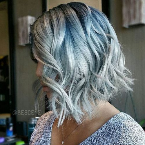 błękitne włosy