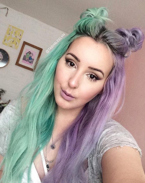 fioletowo zielone włosy