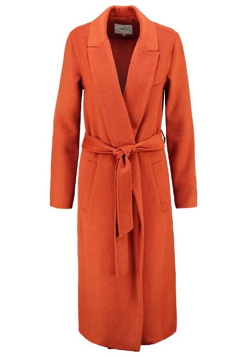 pomarańczowy płaszcz