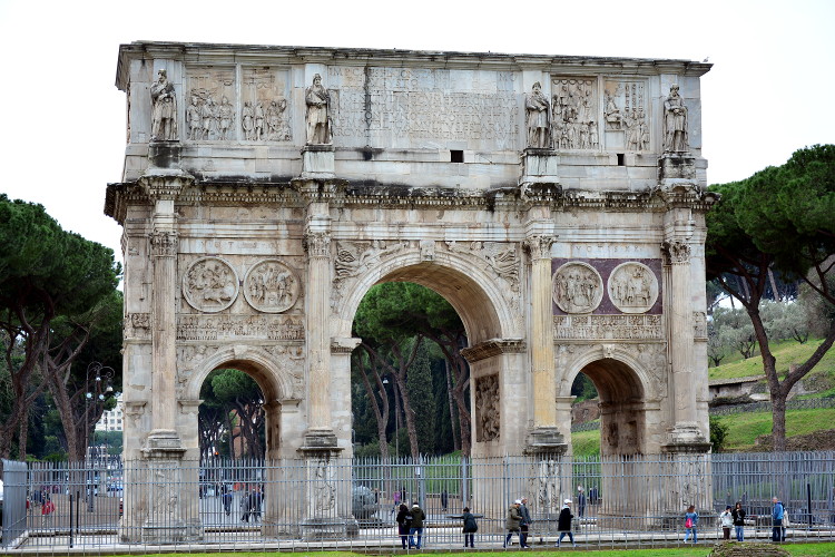 łuk konstantyna wielkiego w rzymie